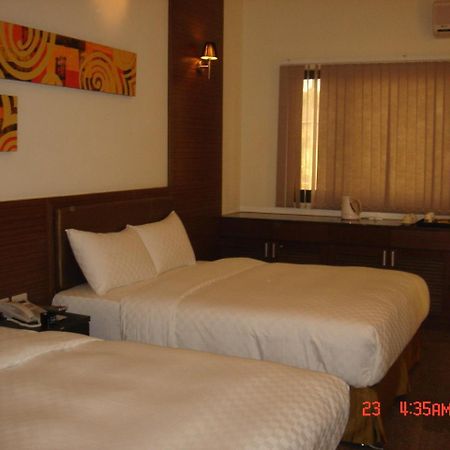 Hip Spa Motel Taichung Eksteriør billede