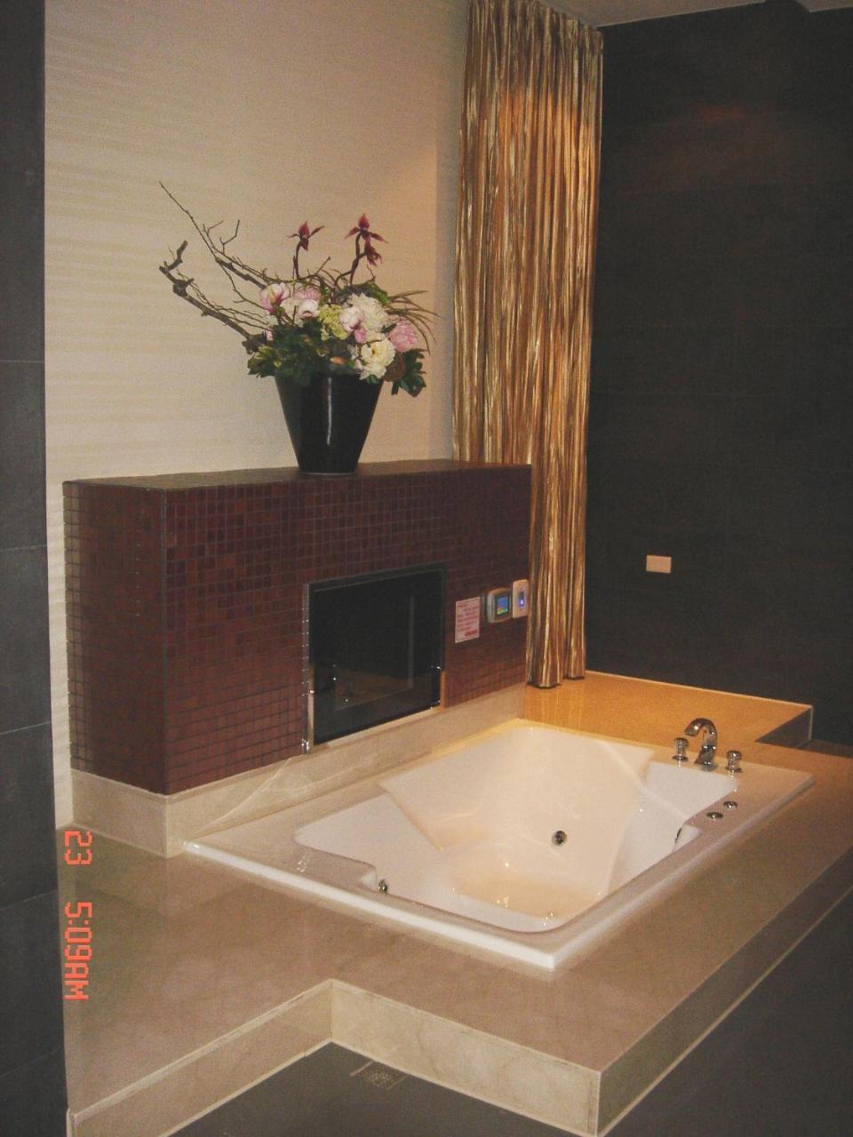 Hip Spa Motel Taichung Eksteriør billede