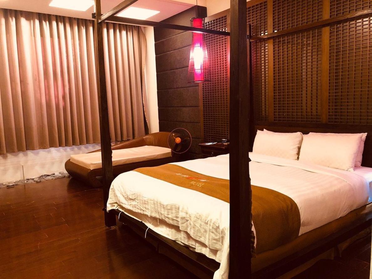 Hip Spa Motel Taichung Eksteriør billede