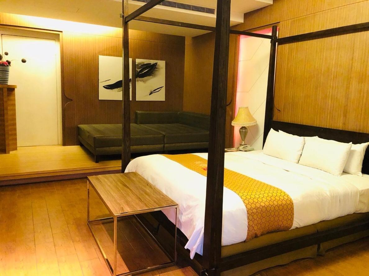 Hip Spa Motel Taichung Eksteriør billede